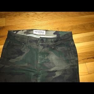 Elizabeth & James Camo Jeans